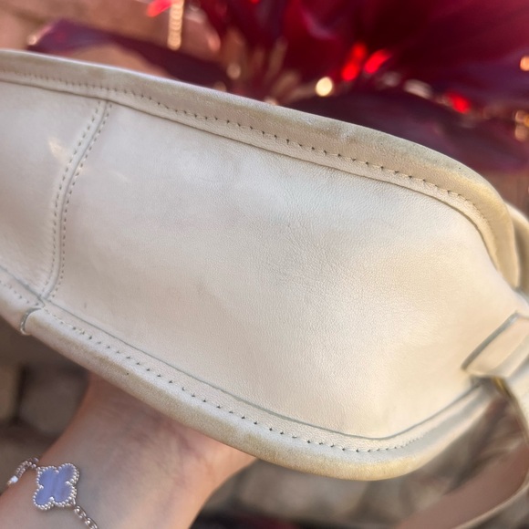 Vintage Coach NYC Collegiate Bag - Picture 9 of 16